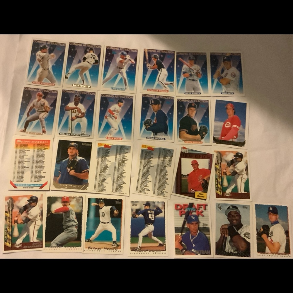 Bundle of Baseball Cards Lot 375